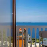 Apartamento Meri Savar